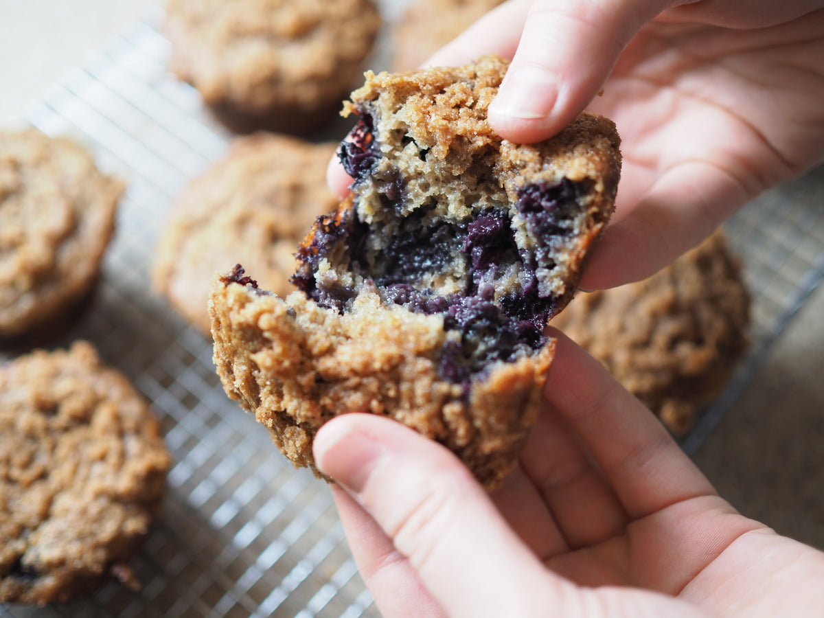 Blueberry Spelt Streusel Muffins – Almanac Grain
